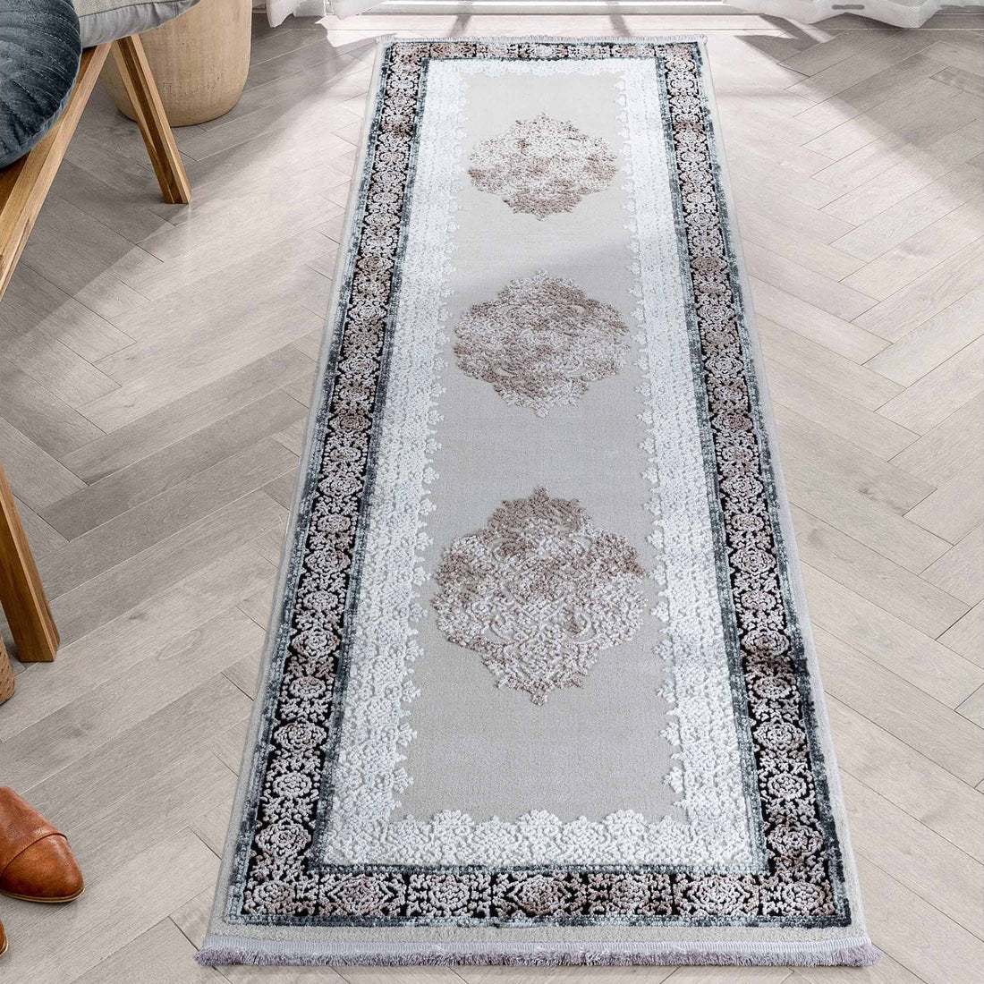 Sehrazat Premium Glory 240
Collection Grey - Premium
Designer Teppich mit 3D-Effekt