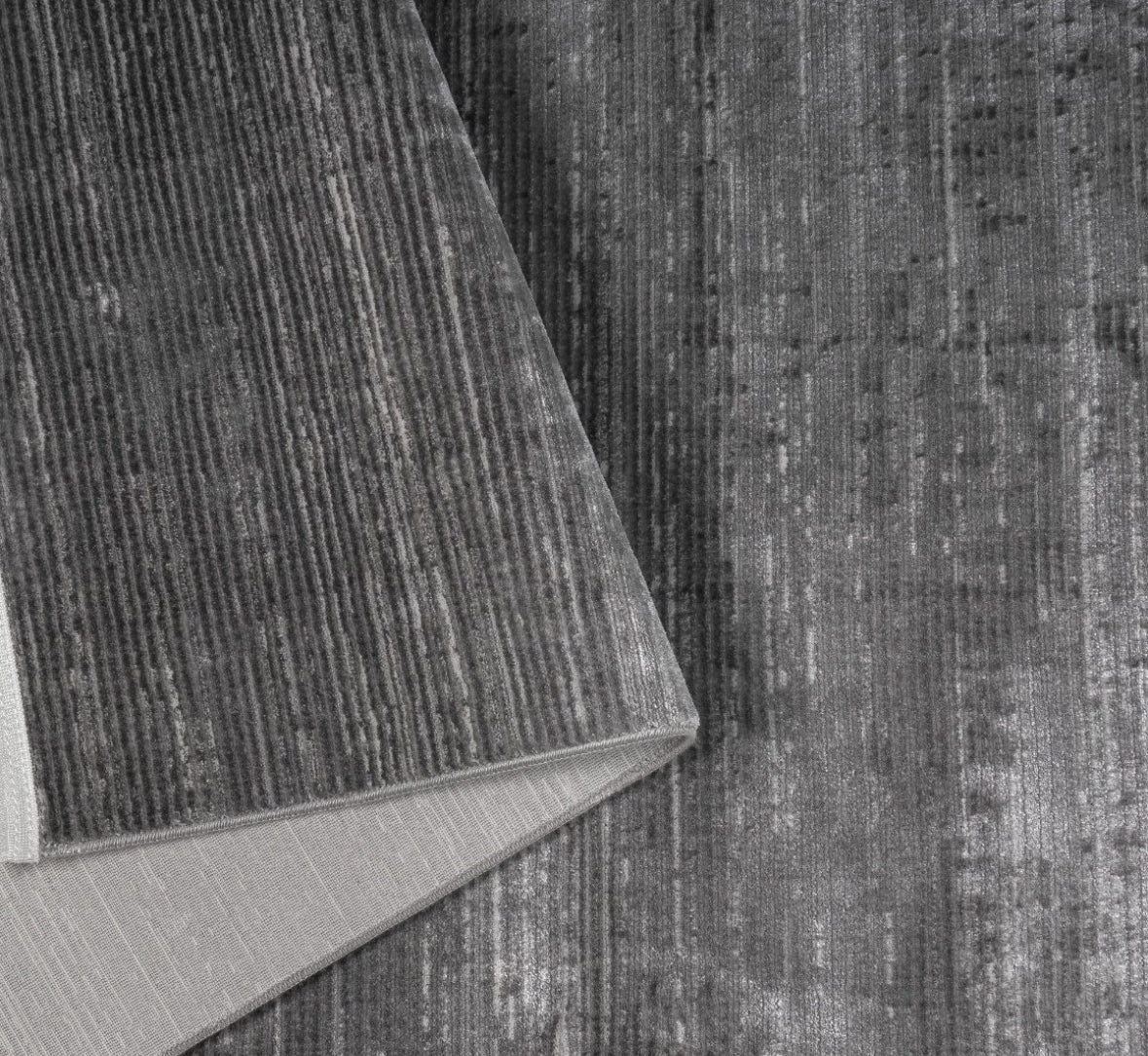 Flora Shine 2457 in grau Waschmaschinengeeigneter Teppich – Pflegeleicht und Modern