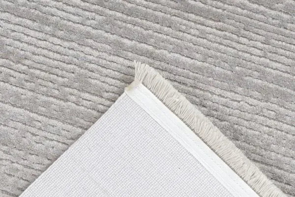 Teppich - Triomphe von Pierre Cardin in 501 Silber mit modernen Streifenmuster