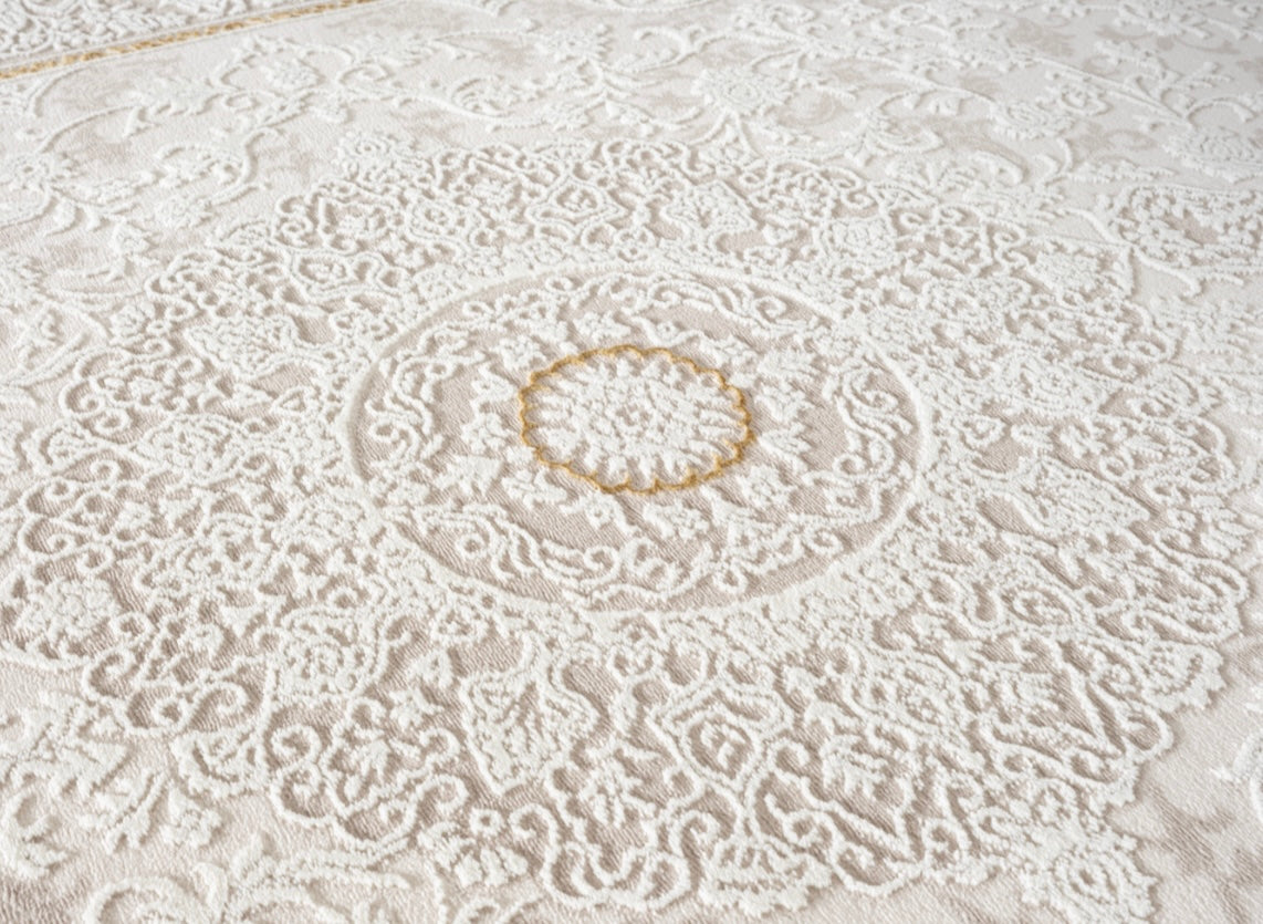 Luma Maison Velura Collection – Eleganter Teppich mit klassischem Medaillon-Design in Creme & Gold