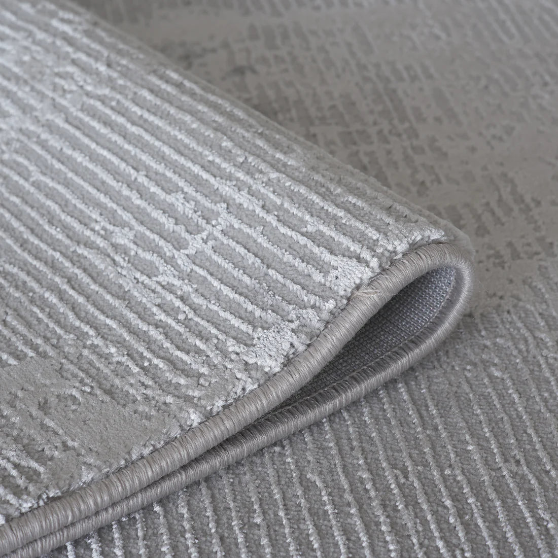 Sehrazat Eliza Premium 7120 Teppich in Hellgrau - Eleganter
Kurzflor mit Glanzeffekt